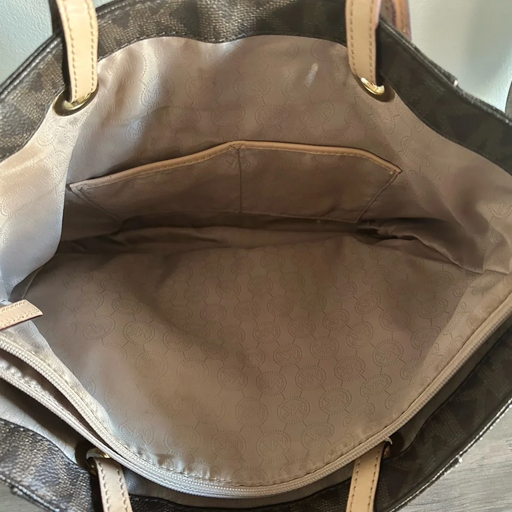 ✨ Michael Kors Signature Logo Tote Bag ✨